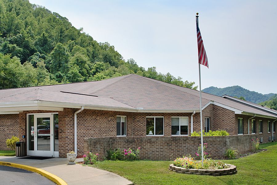 The 4 Best Senior Living Communities in Chapmanville, WV Seniorly